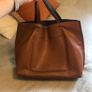 Reversible tote